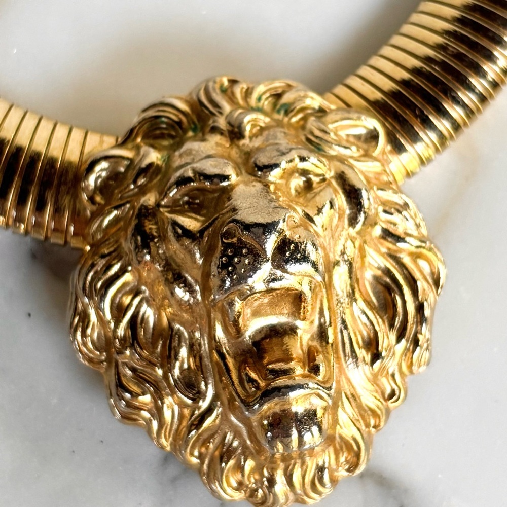 VINTAGE 1980s MASSIVE GOLDEN LION HEAD TUBOGAS OMEGA STATEMENT CHUNKY NECKLACE - Picture 2 of 9